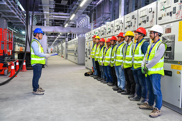 廣州富士康超視堺(康寧項(xiàng)目)電氣安裝工程32X1600KVA高壓配電工程